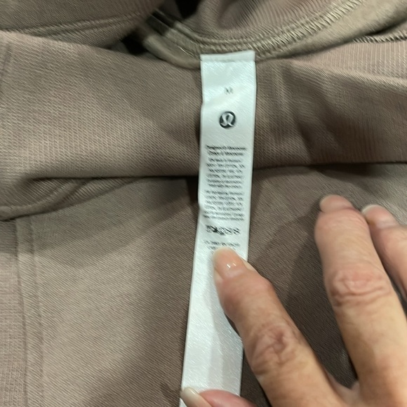 Lululemon Scuba HR Mini Skirt, tannish brown .lululemon so cute NEW HAS TAG - Picture 3 of 7